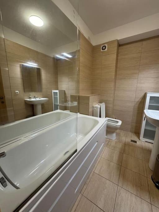 Apartment Solar 50, Private Parking, 2 Bedroom Bucharest Exterior photo